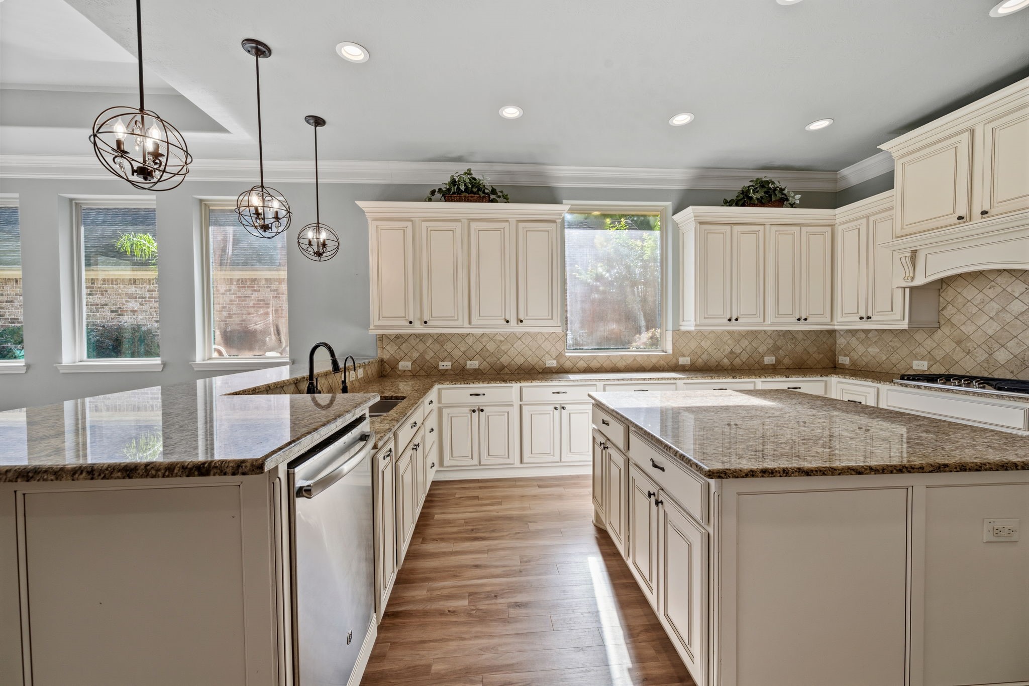 19908 Cullen Ridge Drive Porter, TX 77365 - Photo 11 of 42 BIG island kitchen with plenty of workspace/counterspace.