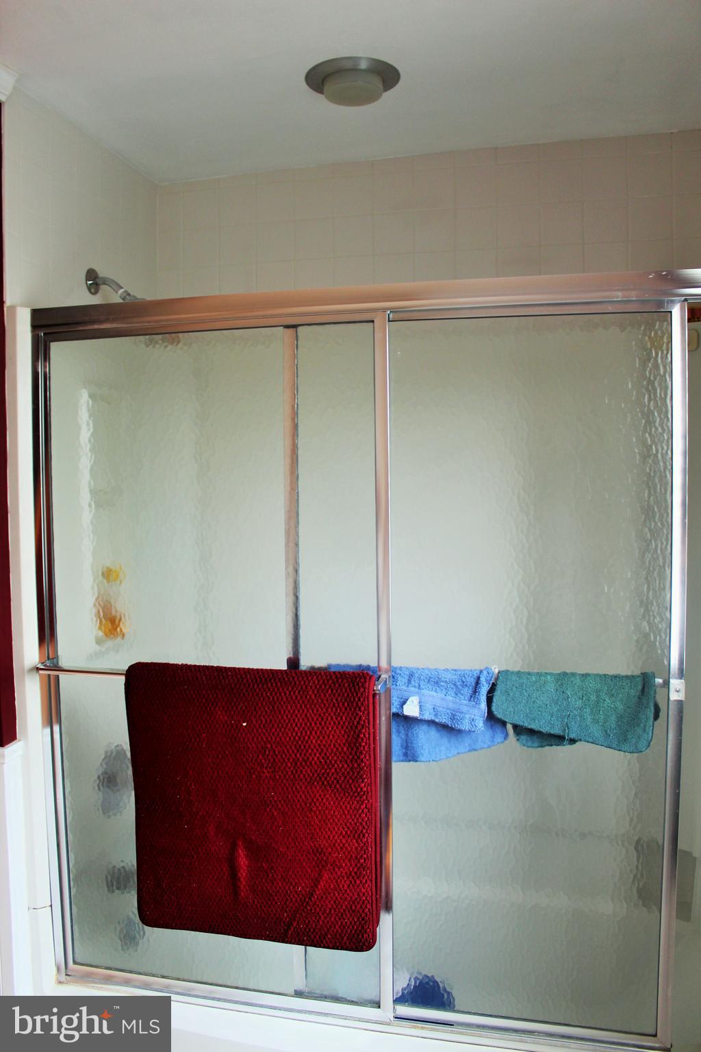 109 East 2nd Avenue Ranson, WV 25438 - Photo 25 of 31 Shower and tub in full bath