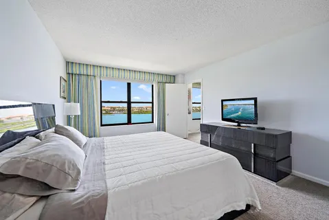 $875,000 | 1748 Jupiter Cove Drive, Unit 519A, Jupiter, FL 33469