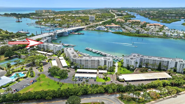 $875,000 | 1748 Jupiter Cove Drive, Unit 519A, Jupiter, FL 33469