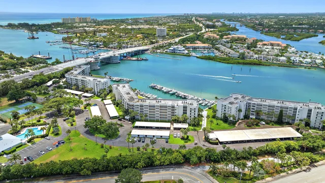 $875,000 | 1748 Jupiter Cove Drive, Unit 519A, Jupiter, FL 33469