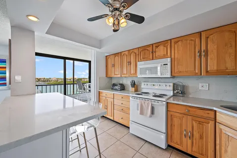 $875,000 | 1748 Jupiter Cove Drive, Unit 519A, Jupiter, FL 33469