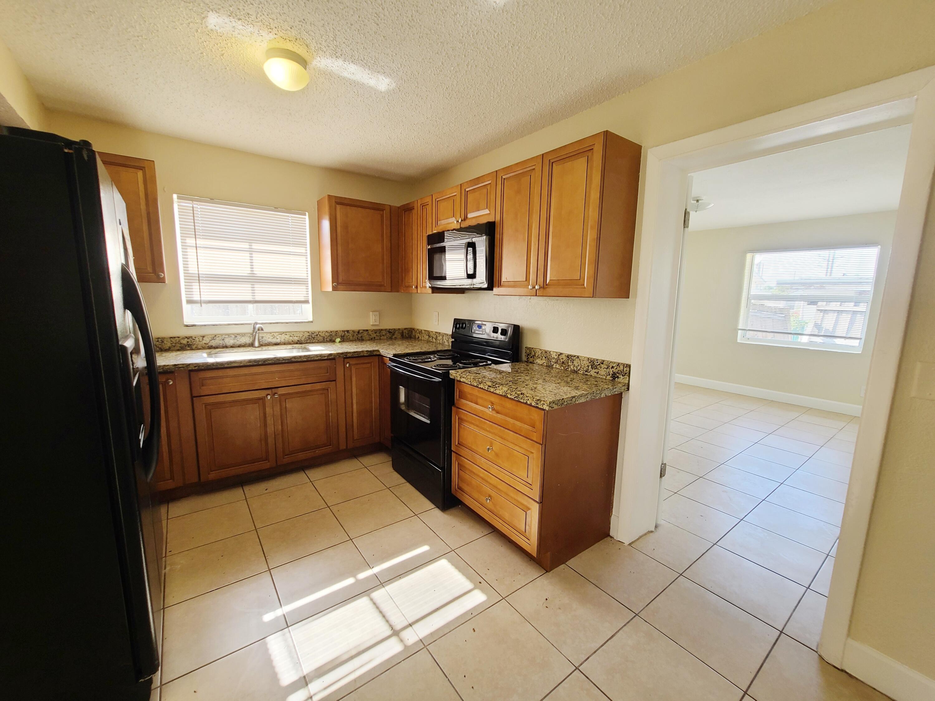 146 West 17th Street Riviera Beach, FL 33404 - Photo 8 of 18 Kitchen