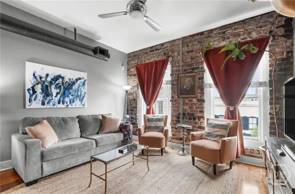 $434,900 | 310 West Broughton Street, Unit 3011, Savannah, GA 31401