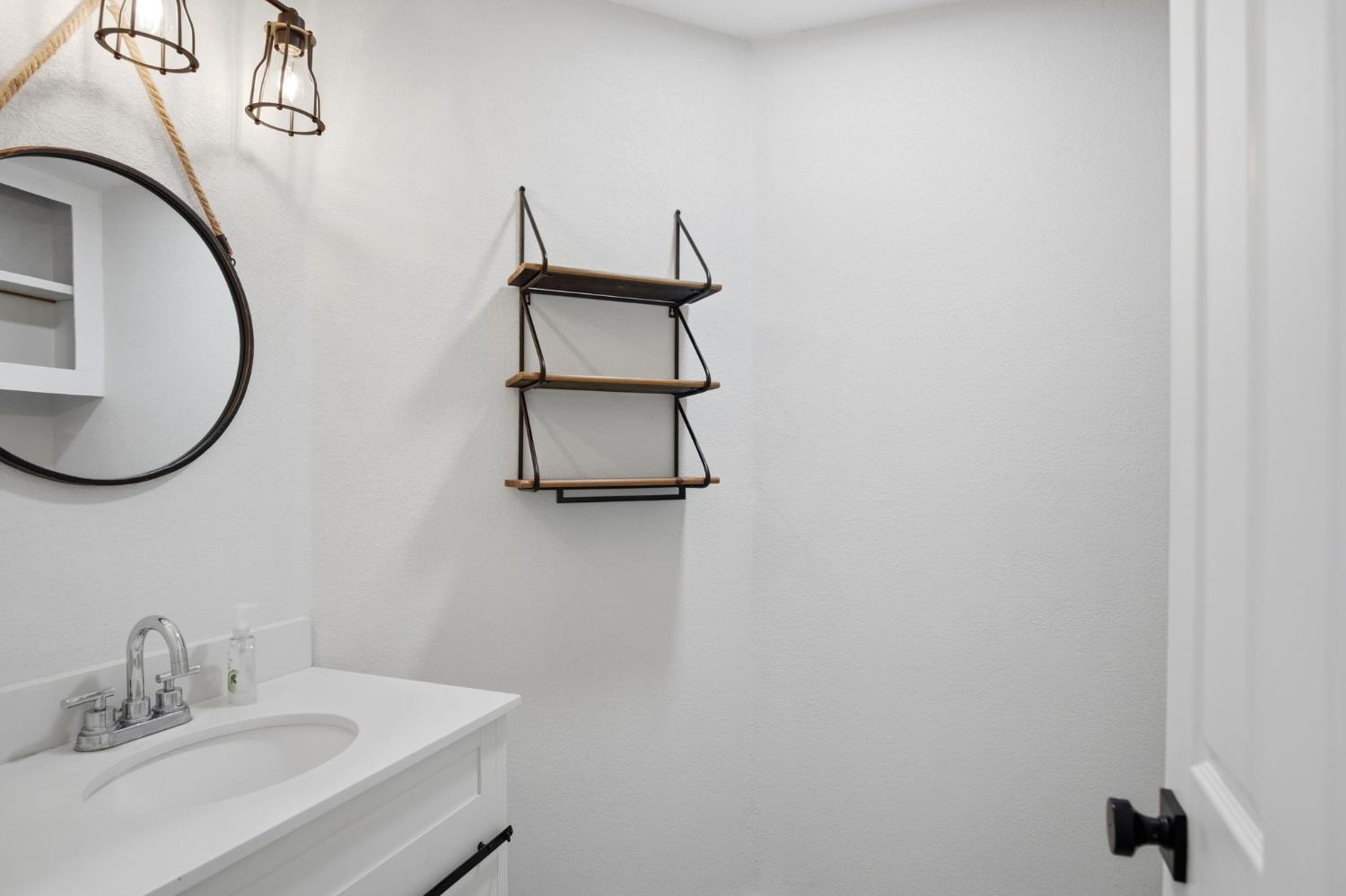 1123 Woodland Drive Turlock, CA 95382 - Photo 20 of 42 Gallery Image 20