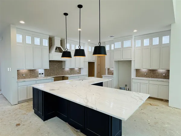 $897,300 | 331 Louvenia Court, Magnolia, TX 77354