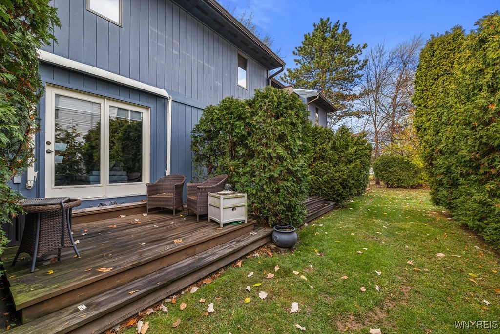 720 Tuscarora Street Lewiston, NY 14092 - Photo 2 of 38