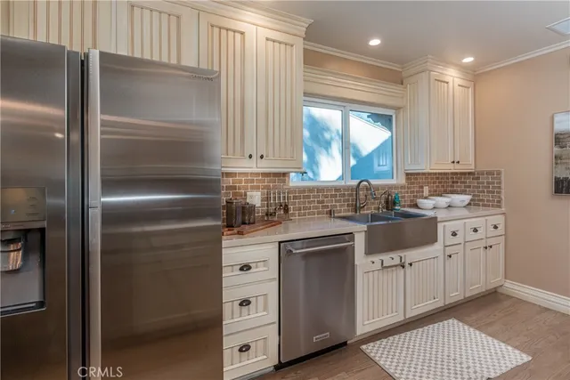 $1,479,000 | 405 North Beachwood Drive, Burbank, CA 91506