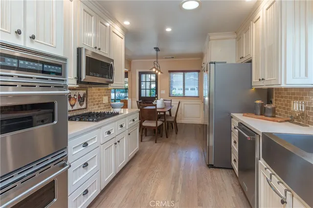 $1,479,000 | 405 North Beachwood Drive, Burbank, CA 91506