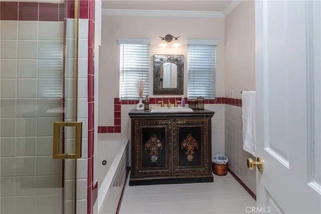 $1,479,000 | 405 North Beachwood Drive, Burbank, CA 91506