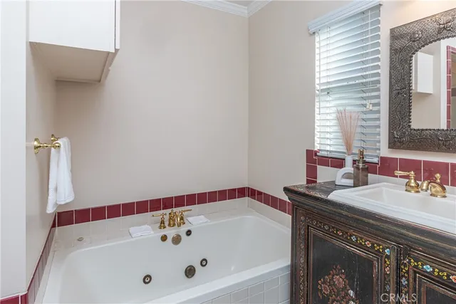 $1,479,000 | 405 North Beachwood Drive, Burbank, CA 91506