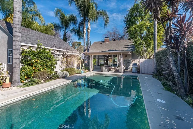 $1,479,000 | 405 North Beachwood Drive, Burbank, CA 91506