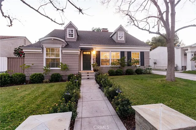 $1,479,000 | 405 North Beachwood Drive, Burbank, CA 91506