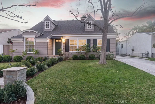 $1,479,000 | 405 North Beachwood Drive, Burbank, CA 91506