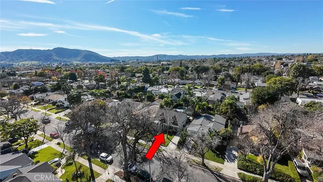 $1,479,000 | 405 North Beachwood Drive, Burbank, CA 91506