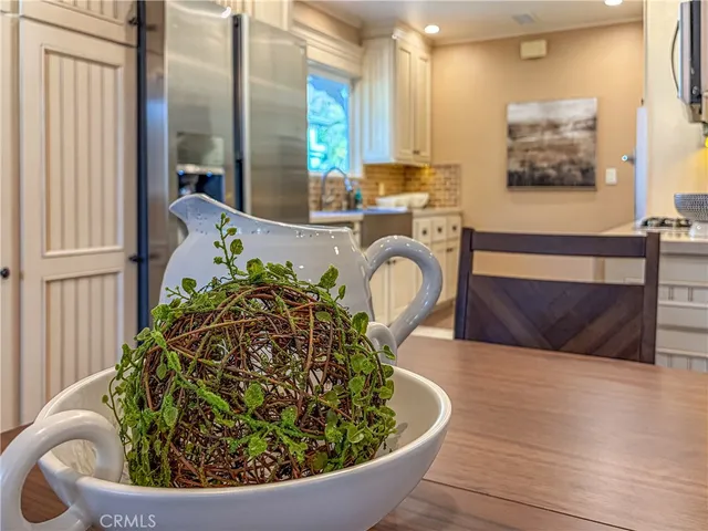 $1,479,000 | 405 North Beachwood Drive, Burbank, CA 91506