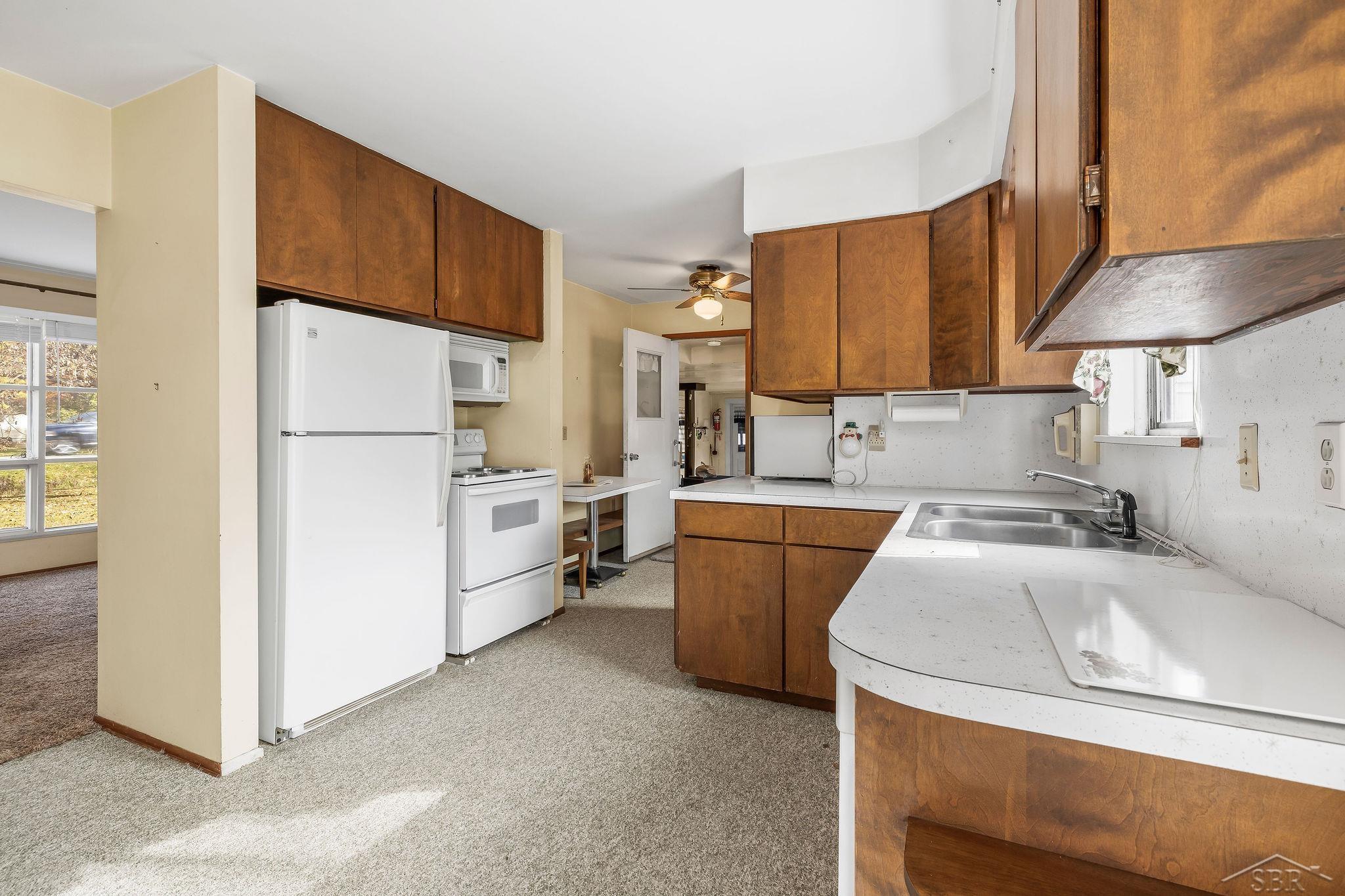 2302 East Freeland Road Midland, MI 48640 - Photo 9 of 48 Kitchen