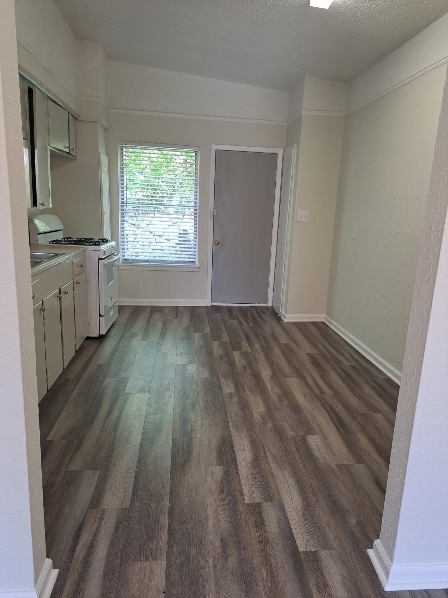 3357 Frick Road, Unit 2 Houston, TX 77086 - Photo 3 of 9 Open Kitchen with space and natural light.
