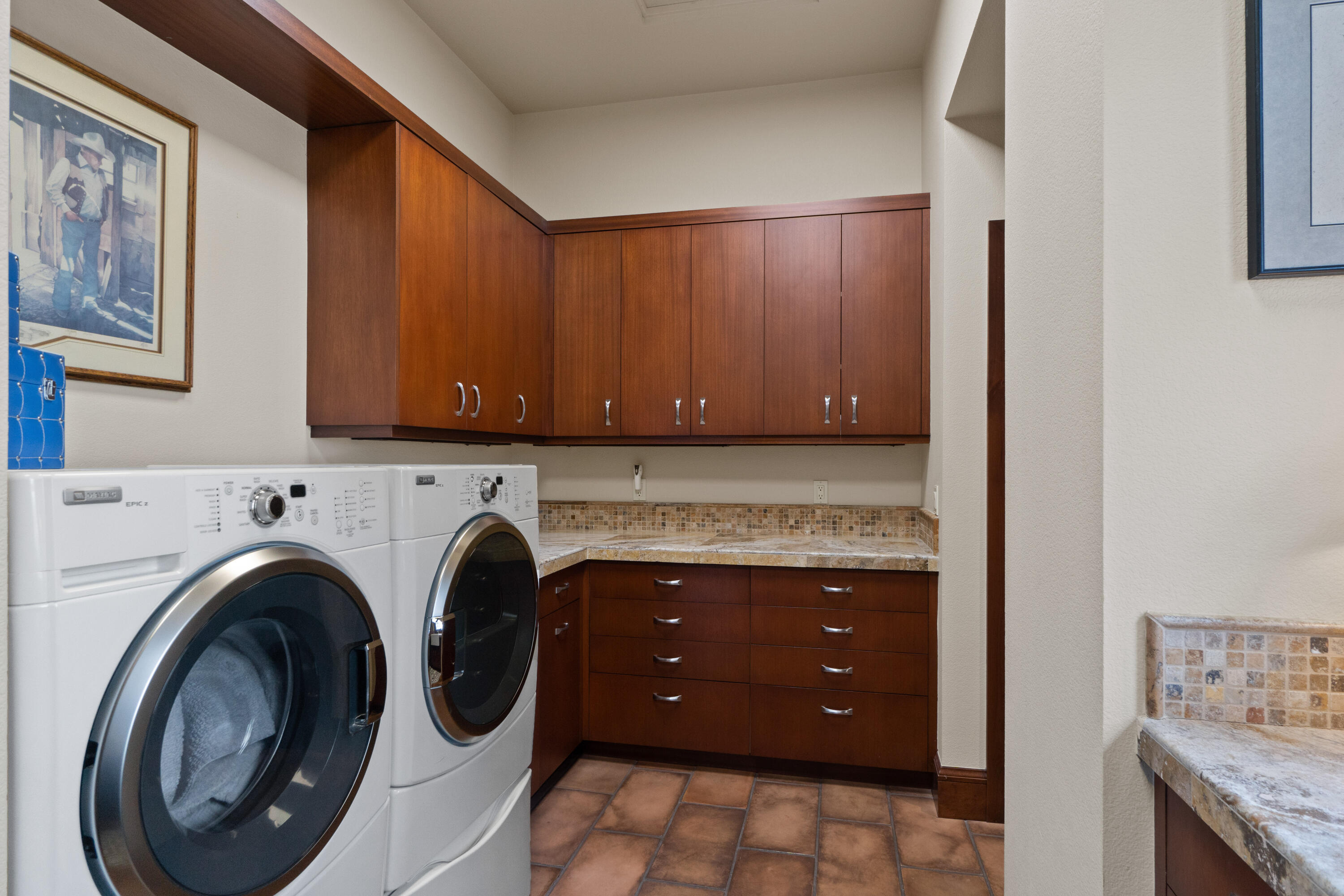 65904 Fazio Ln Bend Bend, OR 97701 - Photo 41 of 63 Laundry and Mud Room