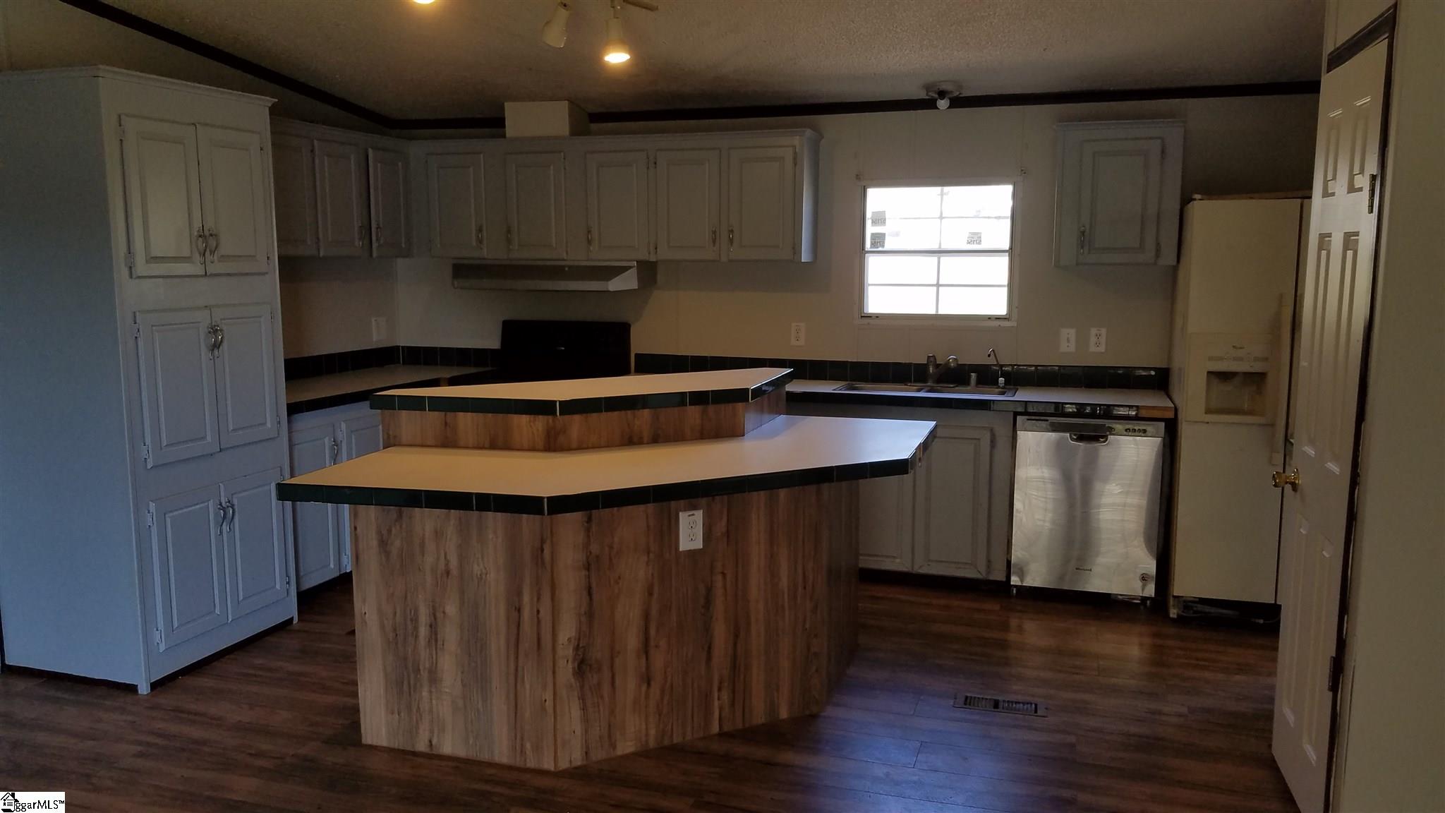 153 Sullivan Road Simpsonville, SC 29680 - Photo 3 of 5