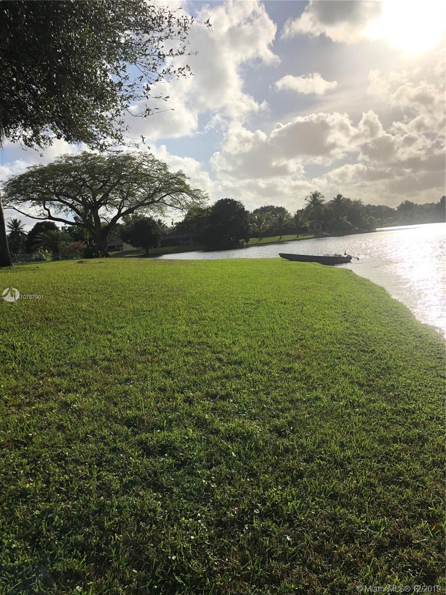14640 Fitzpatrick Road Miami Lakes, FL 33014 - Photo 14 of 77 LONG LAKE FRONTAGE.