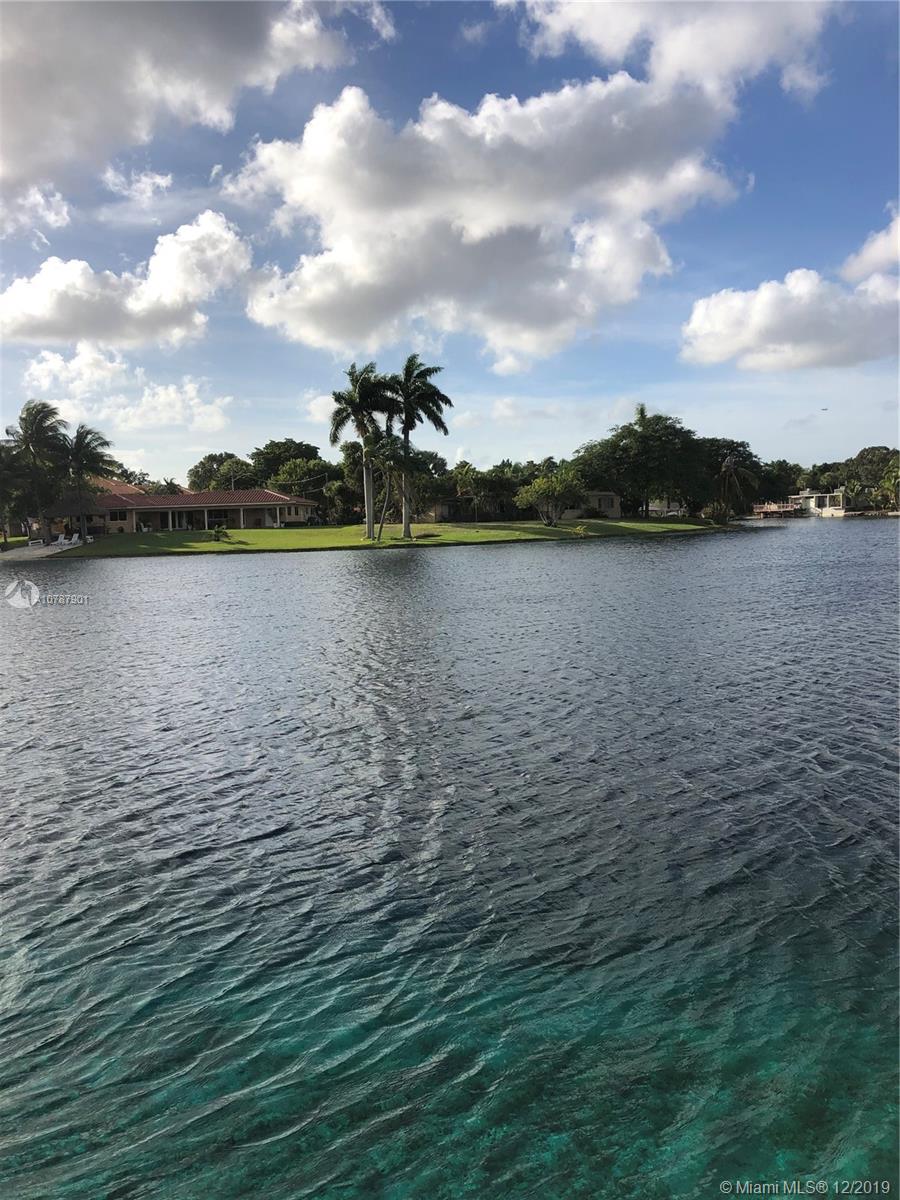 14640 Fitzpatrick Road Miami Lakes, FL 33014 - Photo 4 of 77 Gallery Image 4