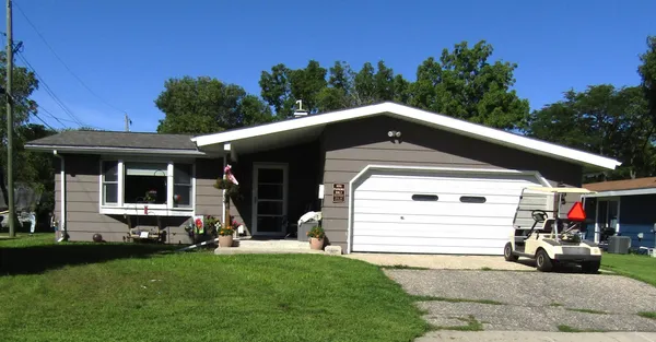 $154,000 | 145 North Bordson Street, Appleton, MN 56208