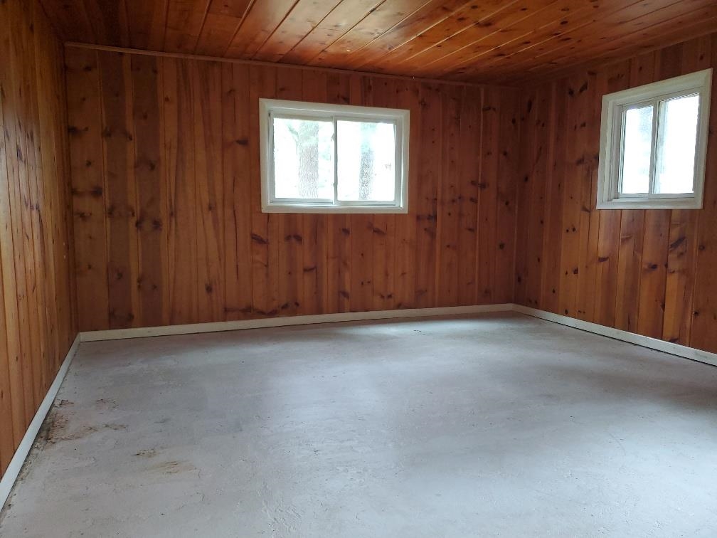 6960 Carpenter Road Harrison, MI 48625 - Photo 17 of 39 1903570-16.JPG