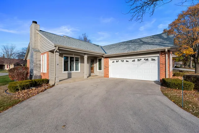 $350,000 | 5405 Somerset Lane South, Greenfield, WI 53221