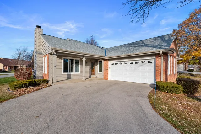 $350,000 | 5405 Somerset Lane South, Greenfield, WI 53221