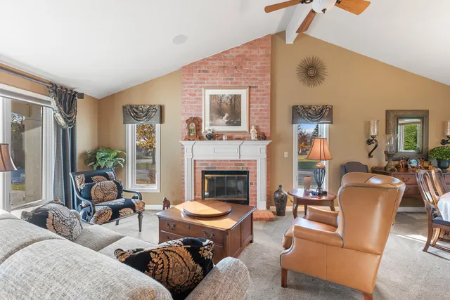 $350,000 | 5405 Somerset Lane South, Greenfield, WI 53221