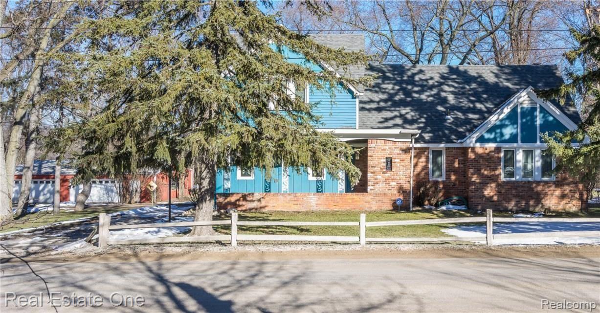 4951 Gallagher Road Rochester, MI 48306 - Photo 1 of 28 9.jpg