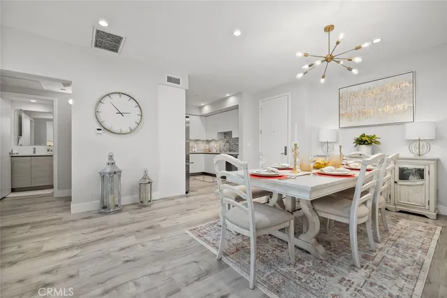 $3,595 | 5820 La Mirada Avenue, Unit 301, Hollywood, CA 90038