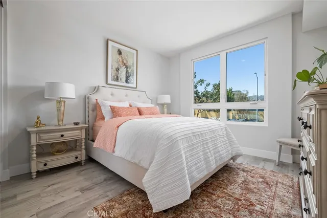 $3,595 | 5820 La Mirada Avenue, Unit 301, Hollywood, CA 90038