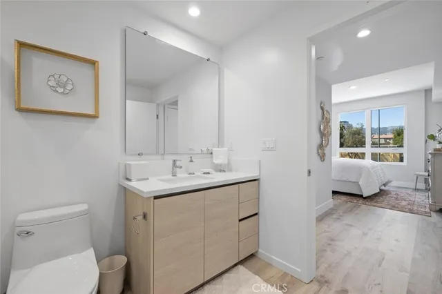 $3,595 | 5820 La Mirada Avenue, Unit 301, Hollywood, CA 90038