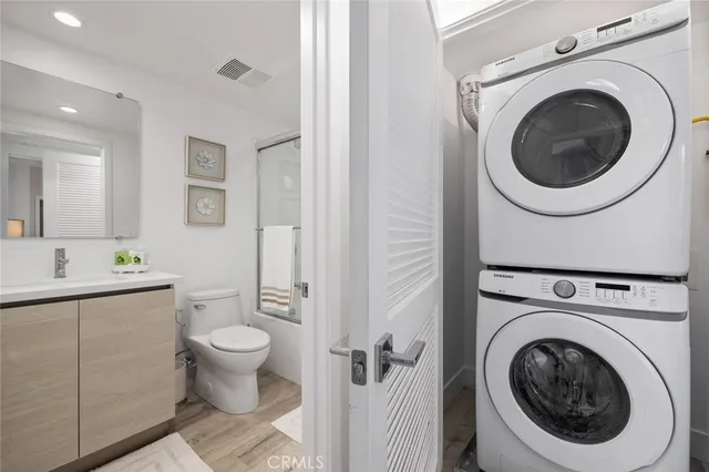 $3,595 | 5820 La Mirada Avenue, Unit 301, Hollywood, CA 90038