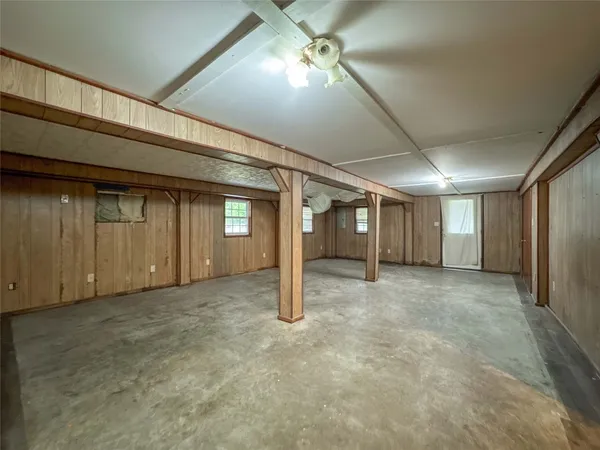 $375,000 | 1045 12th Street, Dickinson, TX 77539