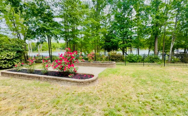 $749,000 | 100 Shores Edge Drive, Chapin, SC 29036