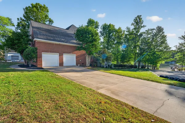 $749,000 | 100 Shores Edge Drive, Chapin, SC 29036