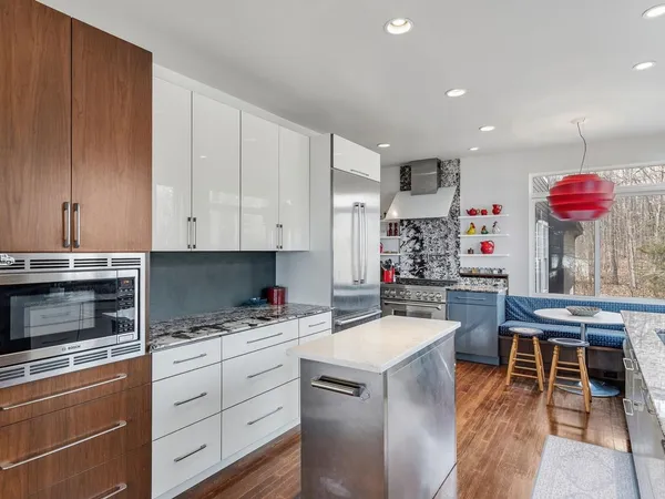 $3,150,000 | 266 E Shore North, Grand Isle, VT 05458