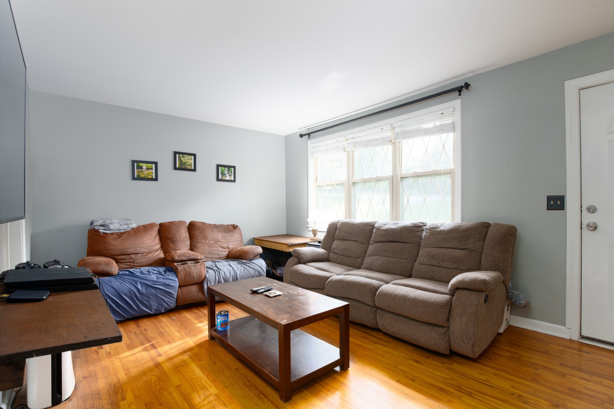 109 Randy Road Madison, TN 37115 - Photo 4 of 31 a living room with furniture and a window