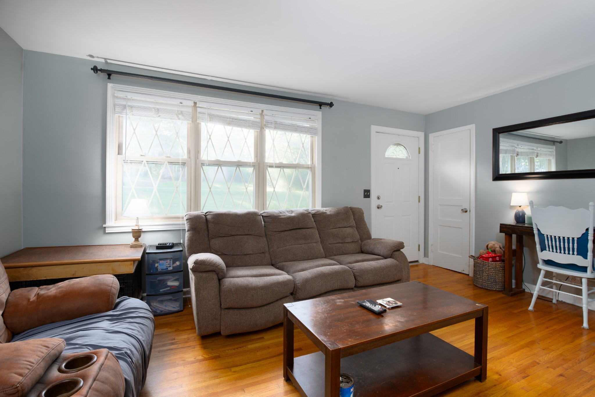 109 Randy Road Madison, TN 37115 - Photo 5 of 31 a living room with furniture and a flat screen tv