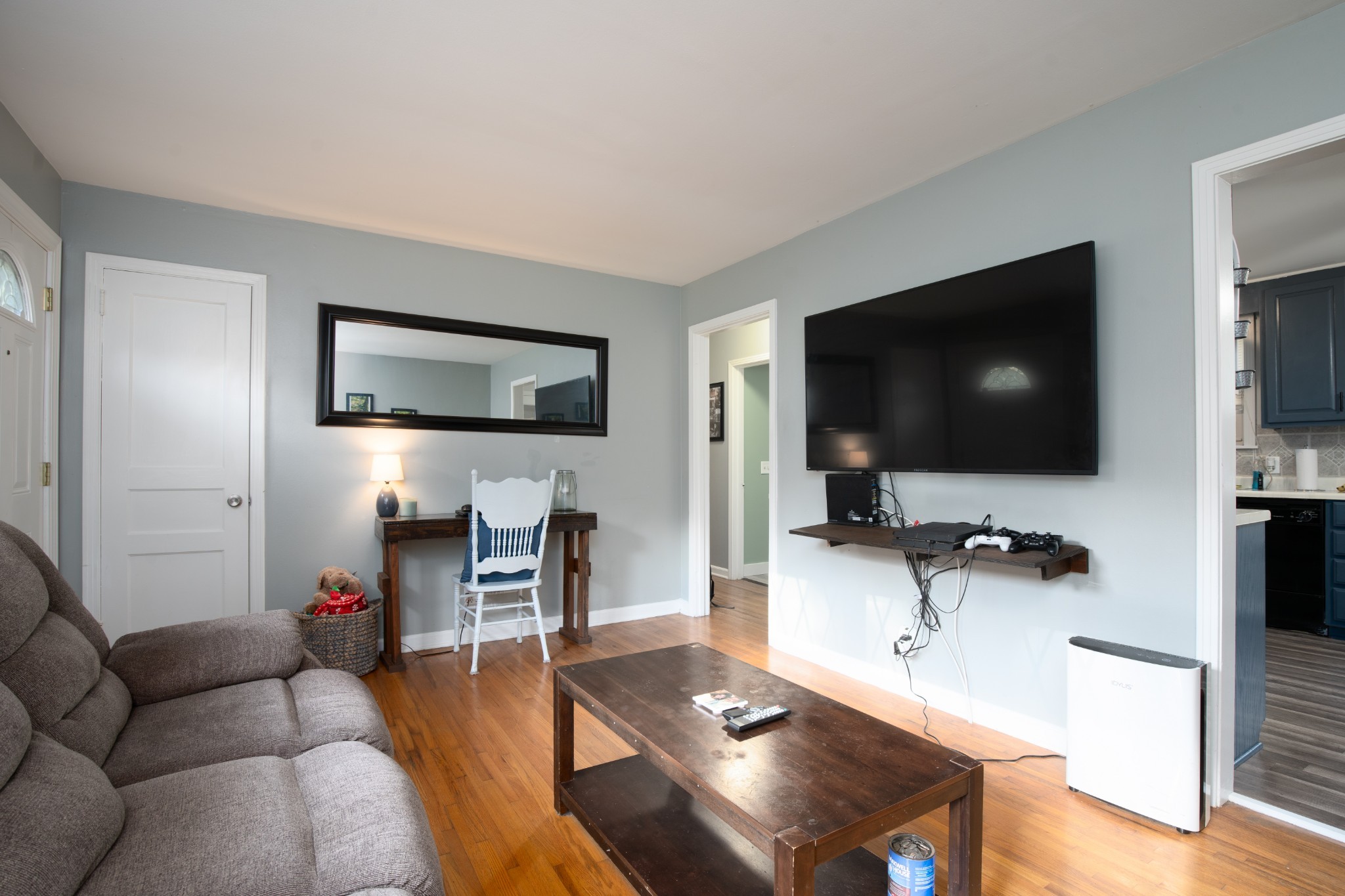 109 Randy Road Madison, TN 37115 - Photo 6 of 31 a living room with furniture and a flat screen tv