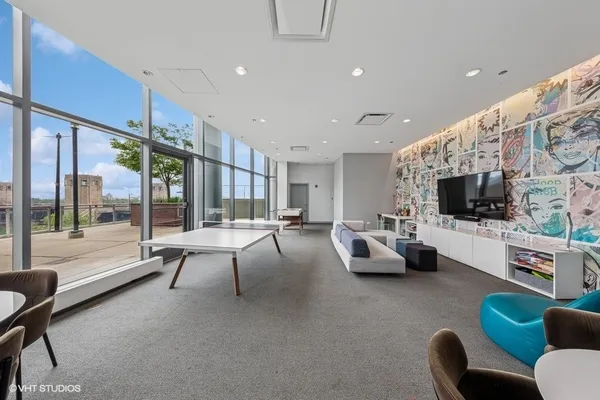 $4,650 | 450 East Waterside Drive, Unit 1511, Chicago, IL 60601