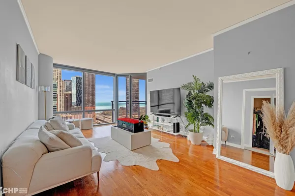 $4,650 | 450 East Waterside Drive, Unit 1511, Chicago, IL 60601