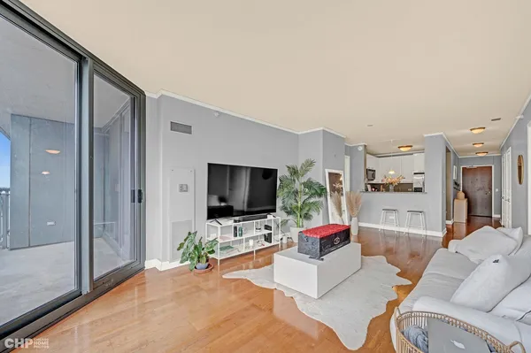 $4,650 | 450 East Waterside Drive, Unit 1511, Chicago, IL 60601