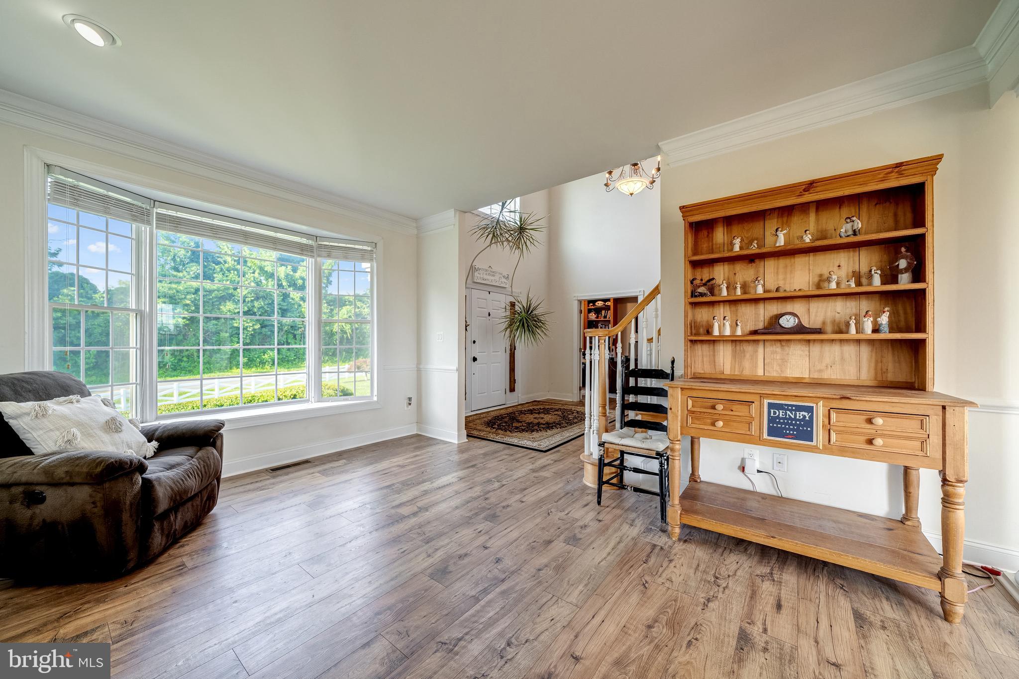 40965 Stumptown Road Waterford, VA 20197 - Photo 20 of 68 Large living room