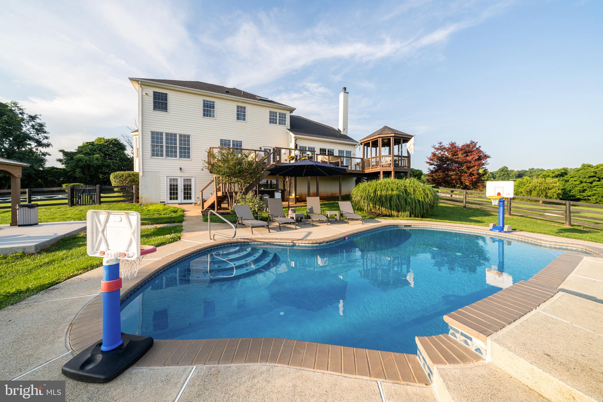 40965 Stumptown Road Waterford, VA 20197 - Photo 39 of 68 your personal oasis at home