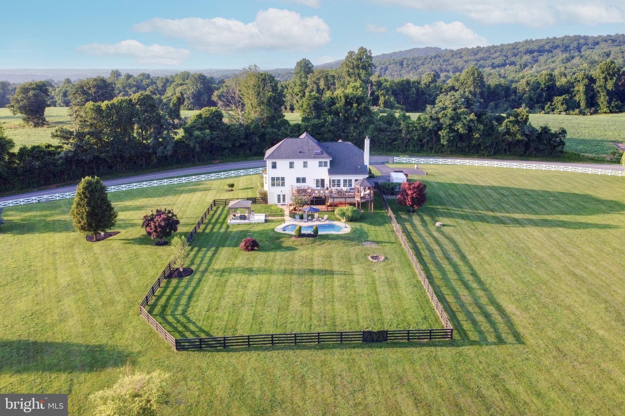 40965 Stumptown Road Waterford, VA 20197 - Photo 8 of 68 view 2