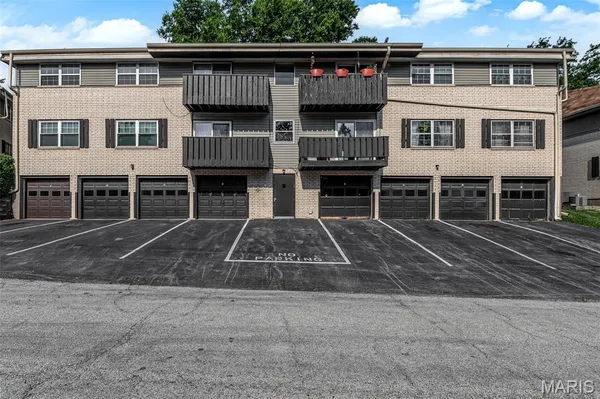 $119,900 | 128 Shadalane Walk, Unit A, Ballwin, MO 63011